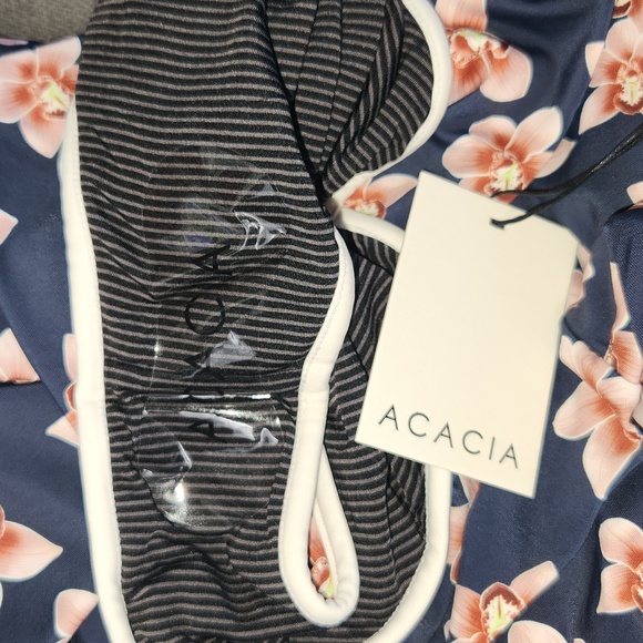 New acacia swimwear ehukai isle piped rashguard fullpiece surfsuit XL orchid nwt - Picture 16 of 16